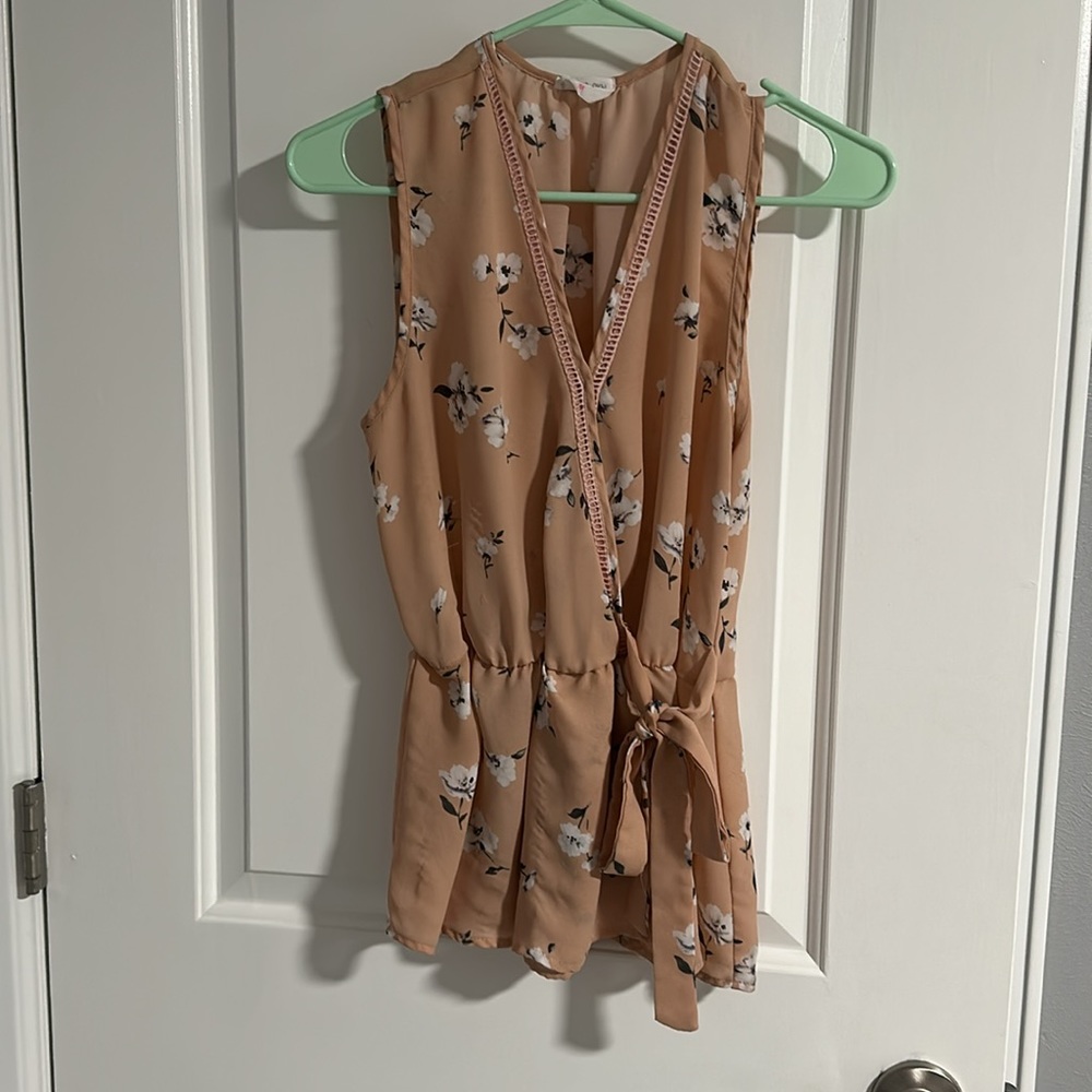 Sleeveless Floral Tie-Waist Top - Peach